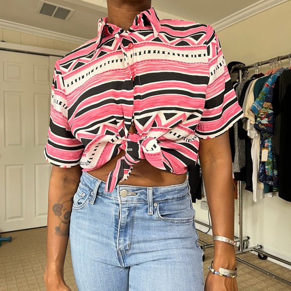 Alfred Dunner Tops - Black and pink funky design button up blouse shirt top Alfred Dunner size 10